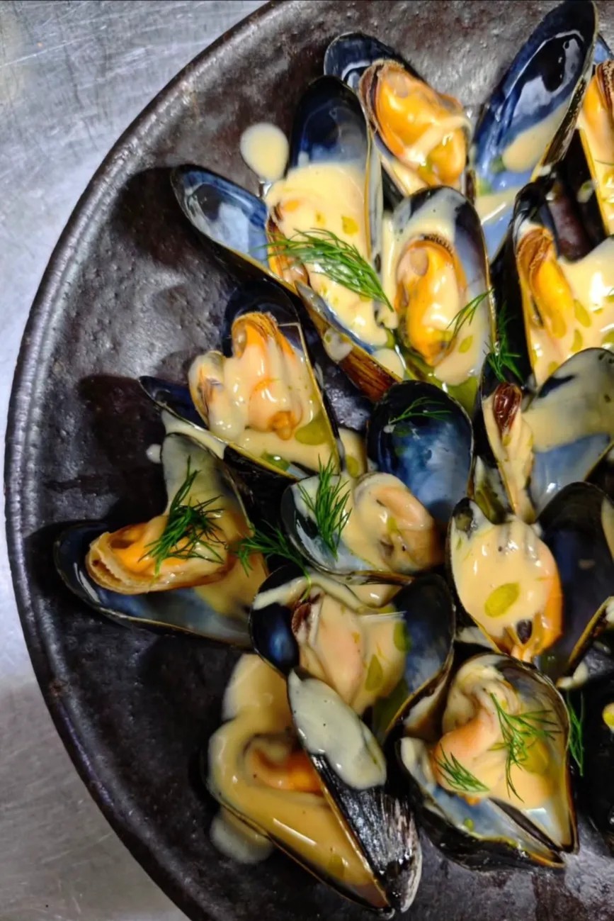 Image alt description