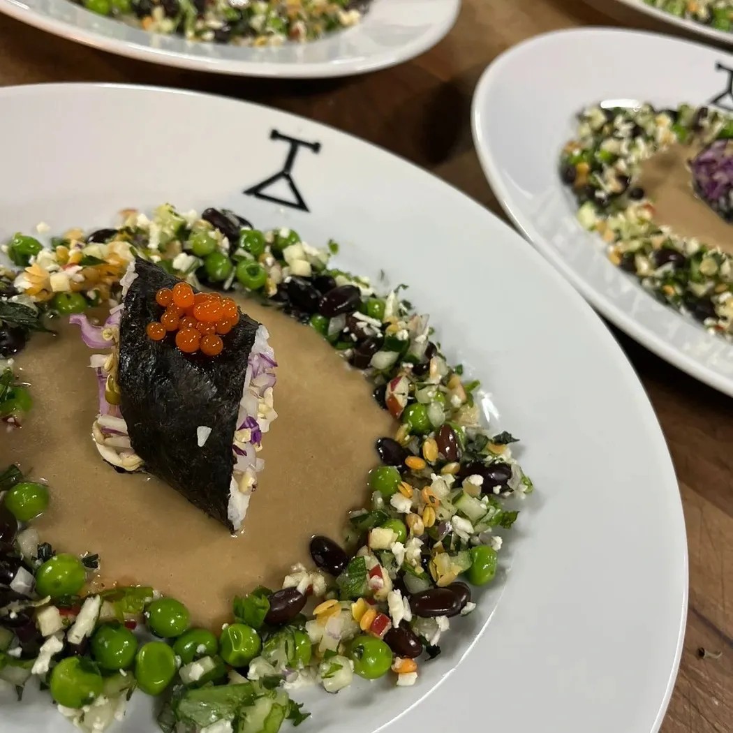 Image alt description