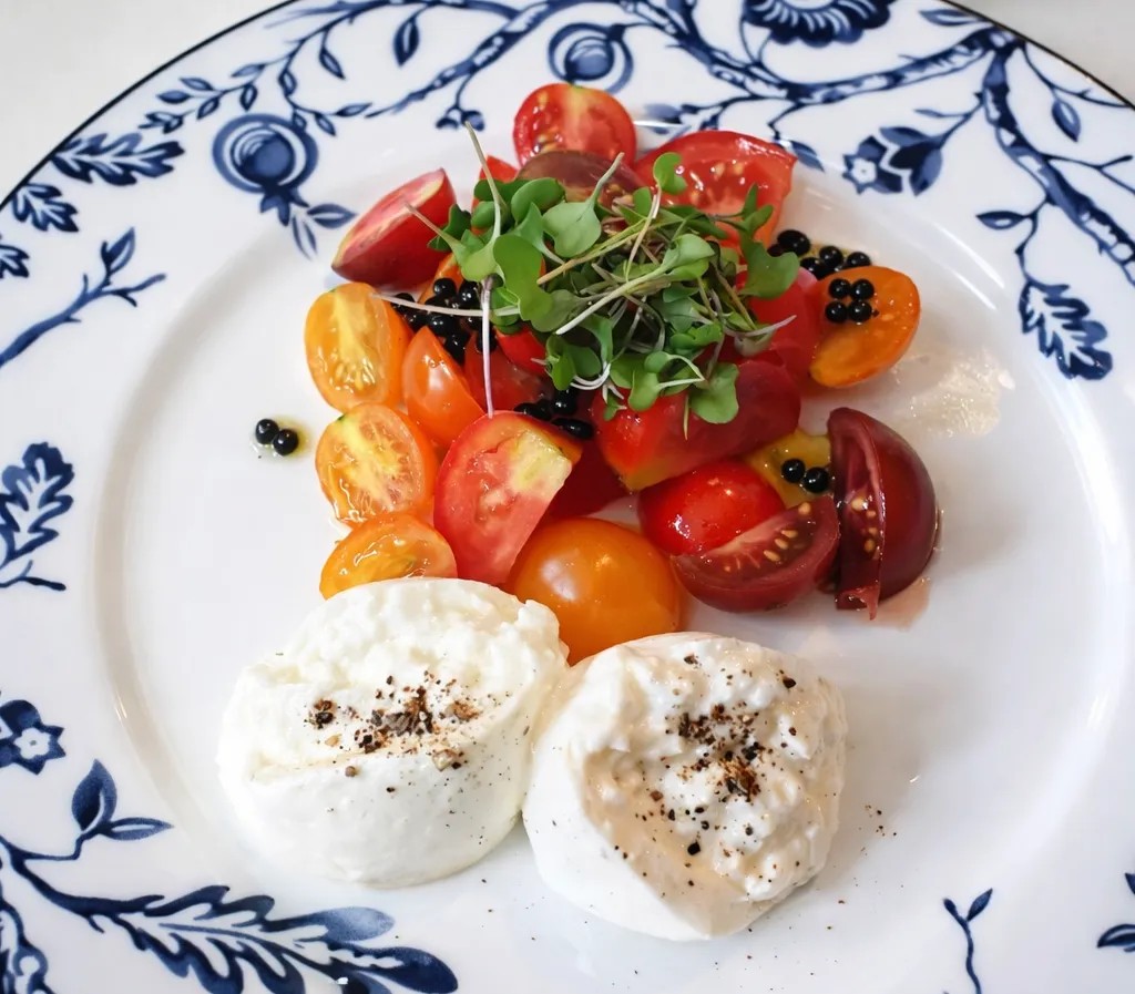 Image alt description