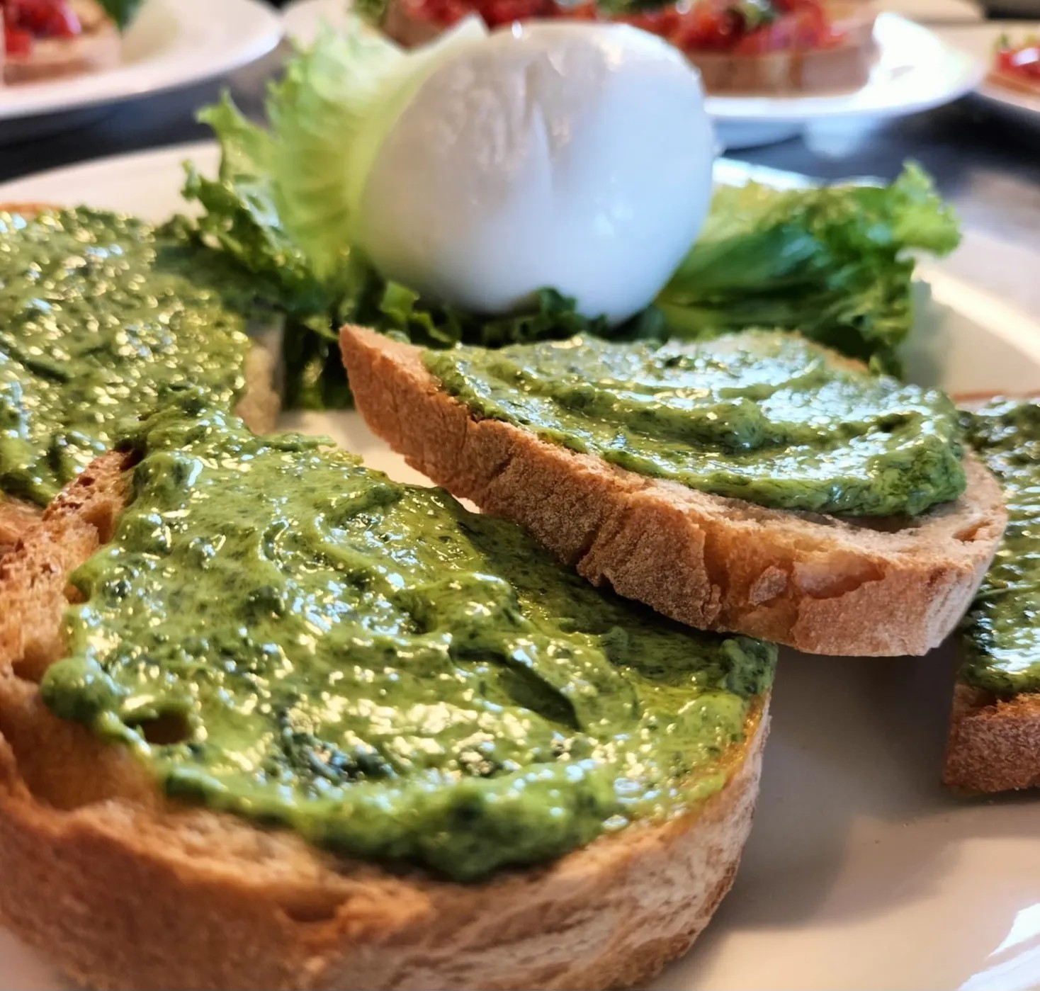 Image alt description