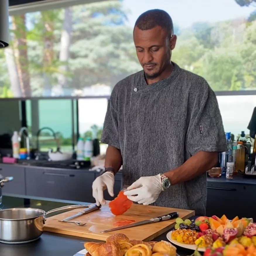 Image alt description