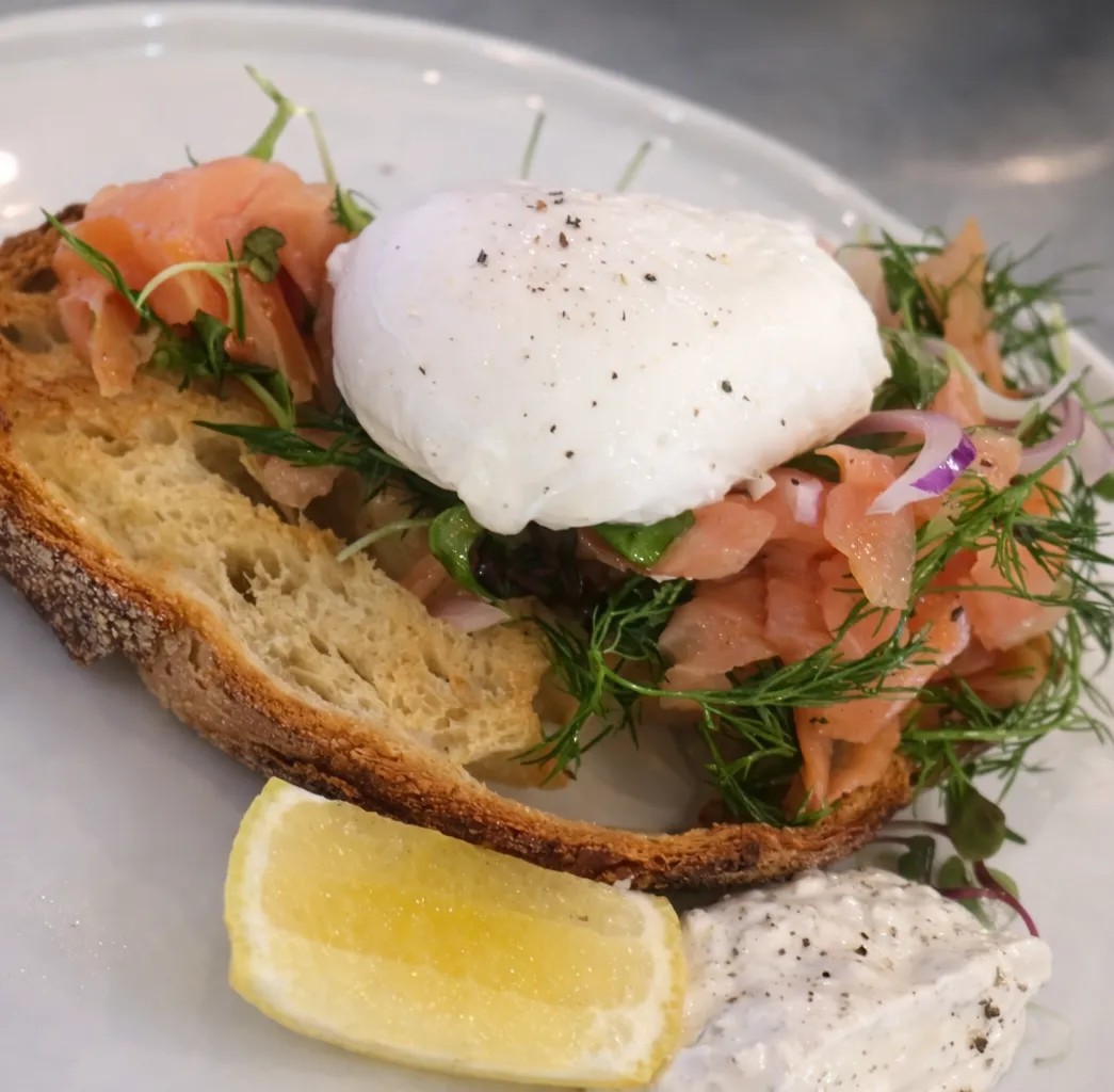 Image alt description