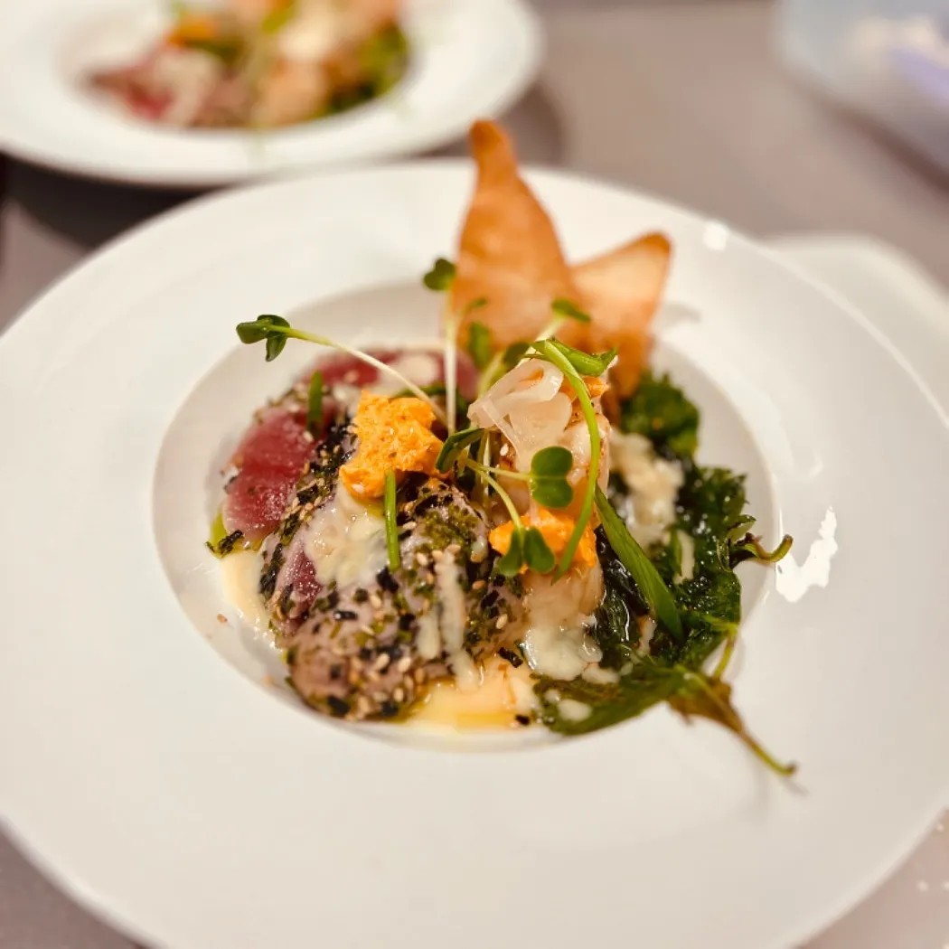 Image alt description