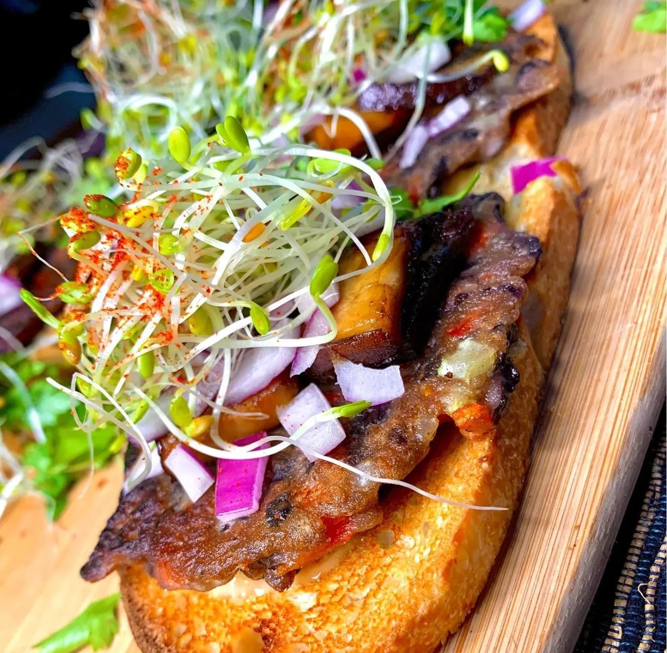 Image alt description