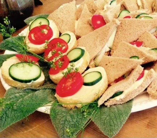 Image alt description