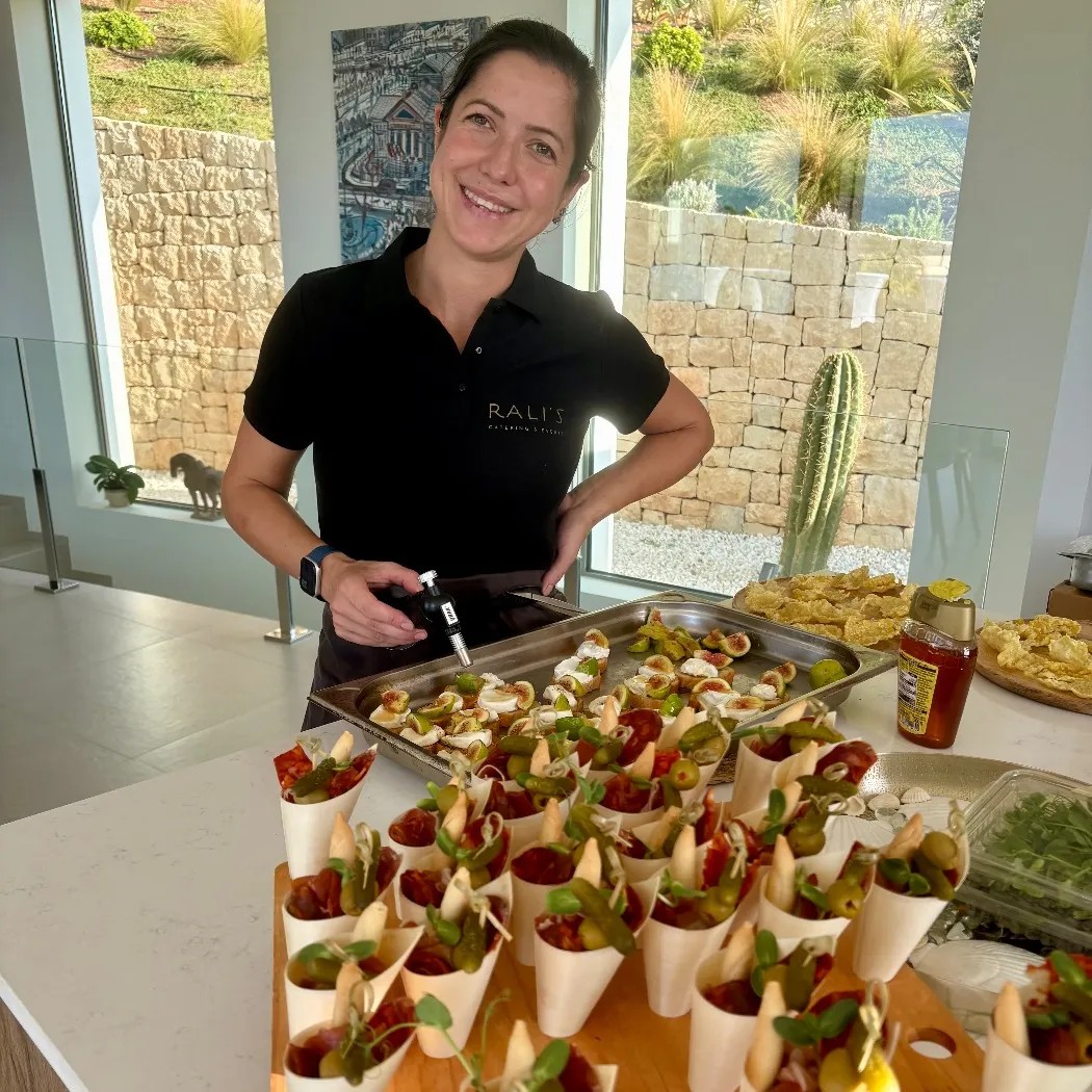 Image alt description