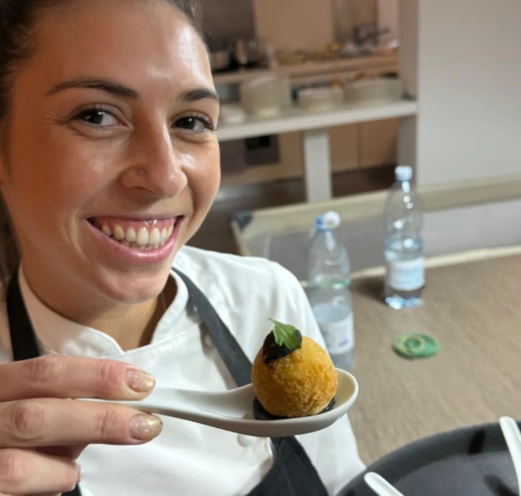 Image alt description