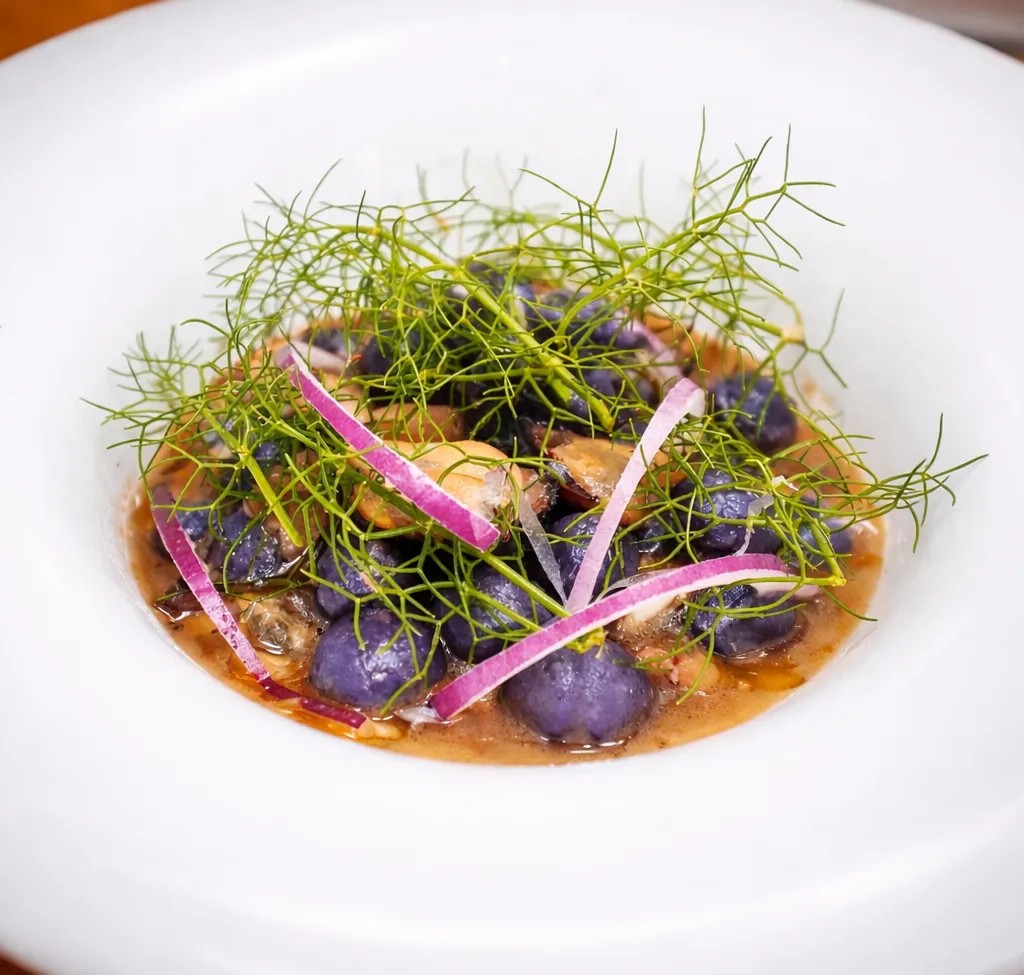 Image alt description