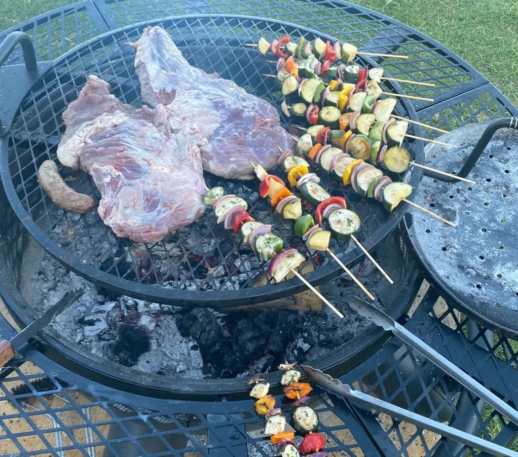 Image alt description