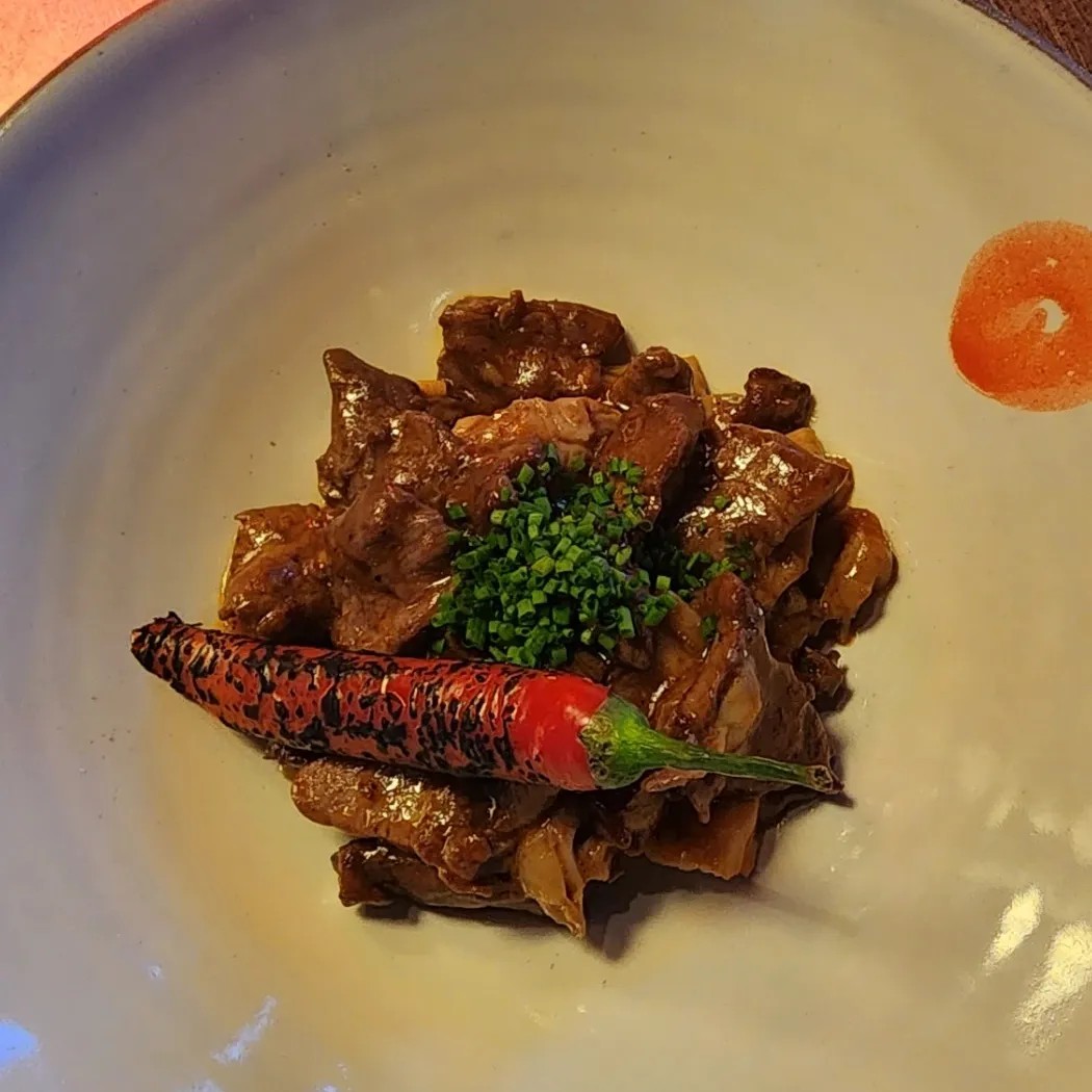 Image alt description