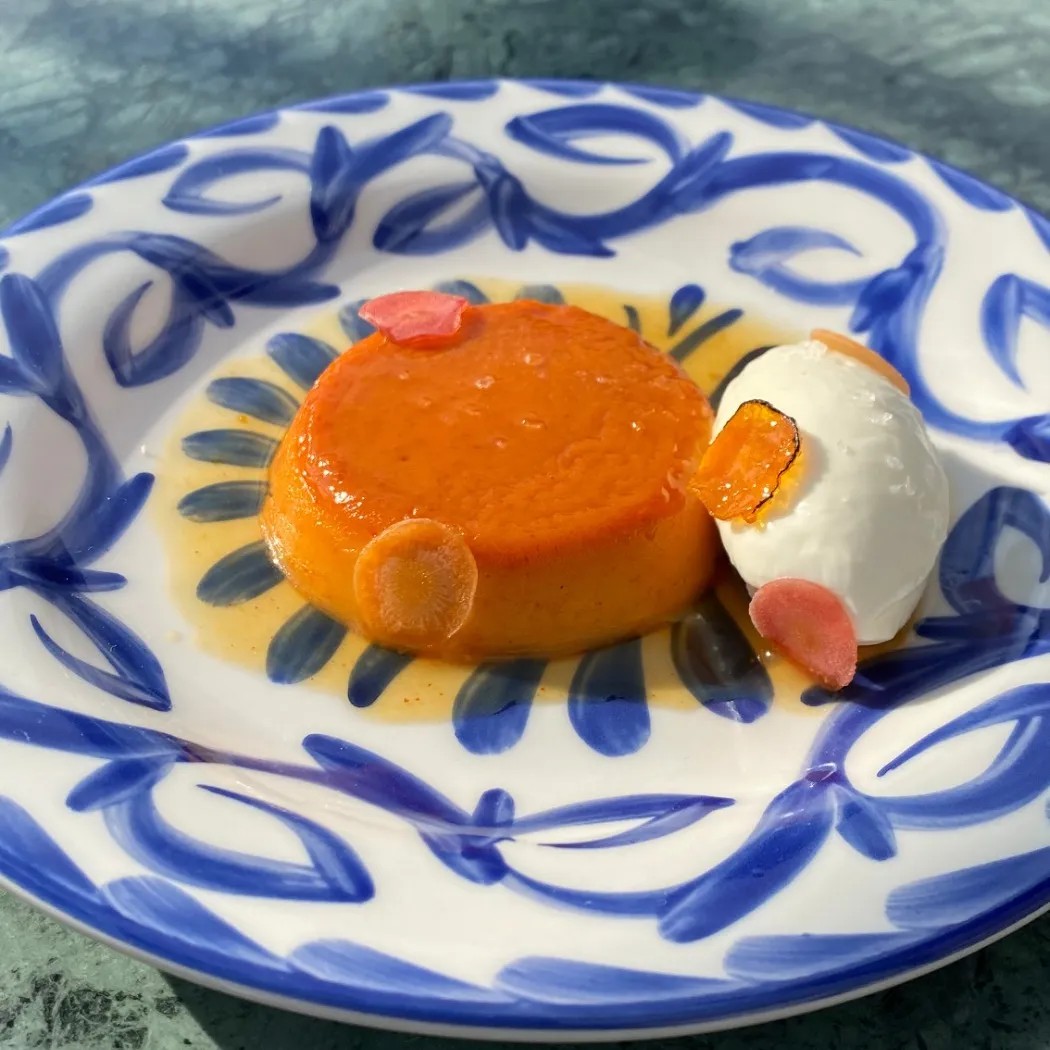 Image alt description