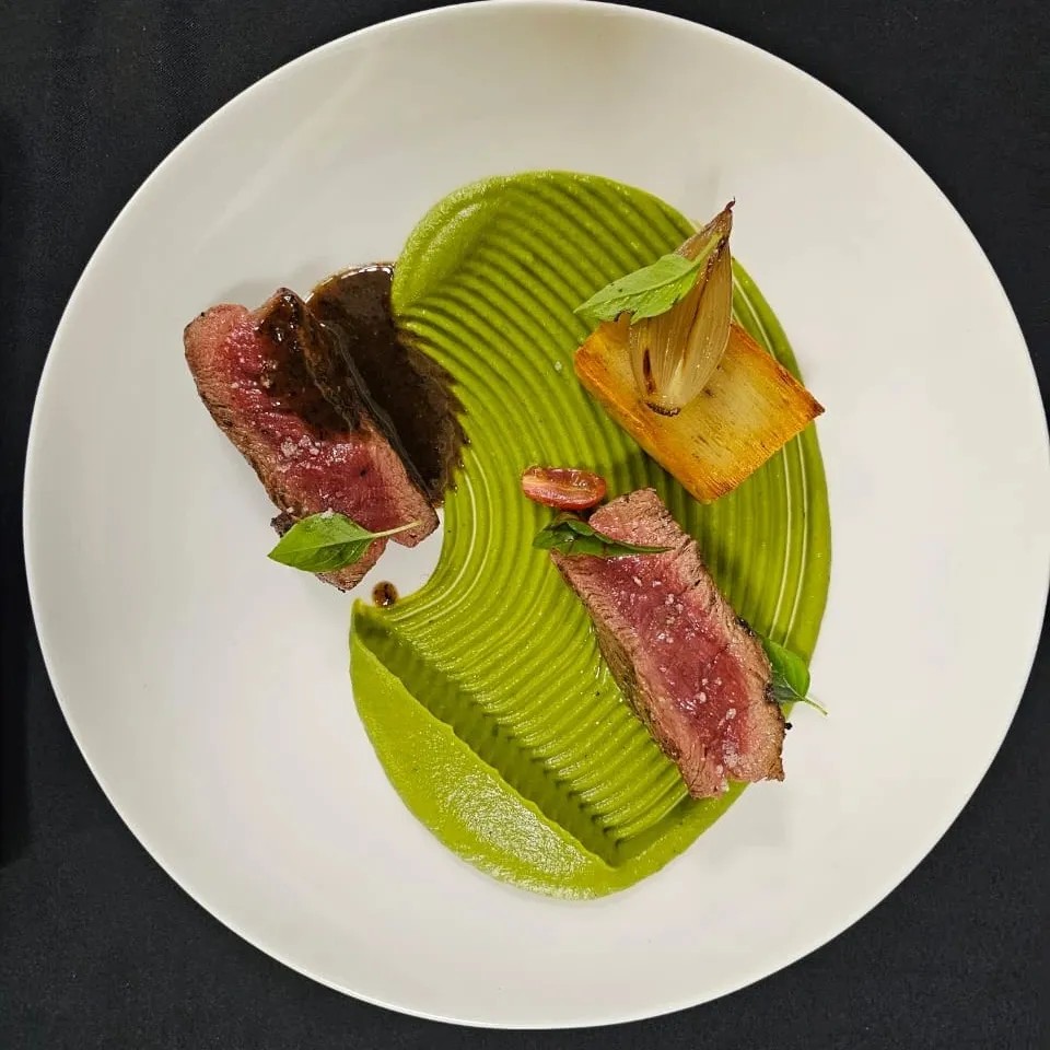 Image alt description