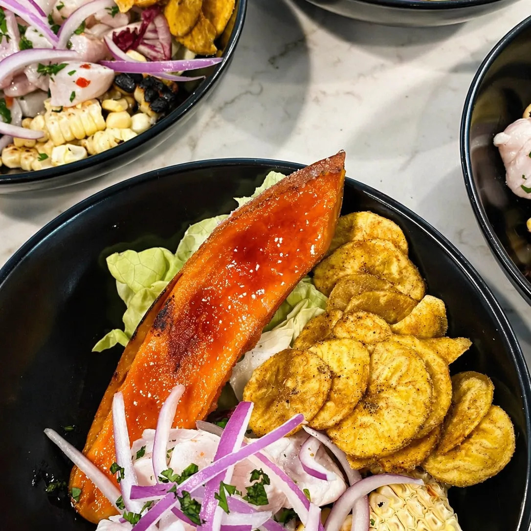 Image alt description