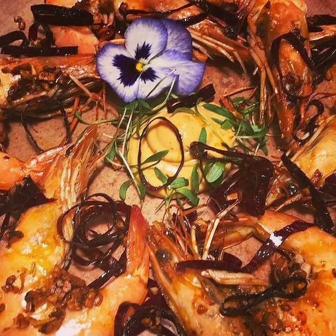 Image alt description