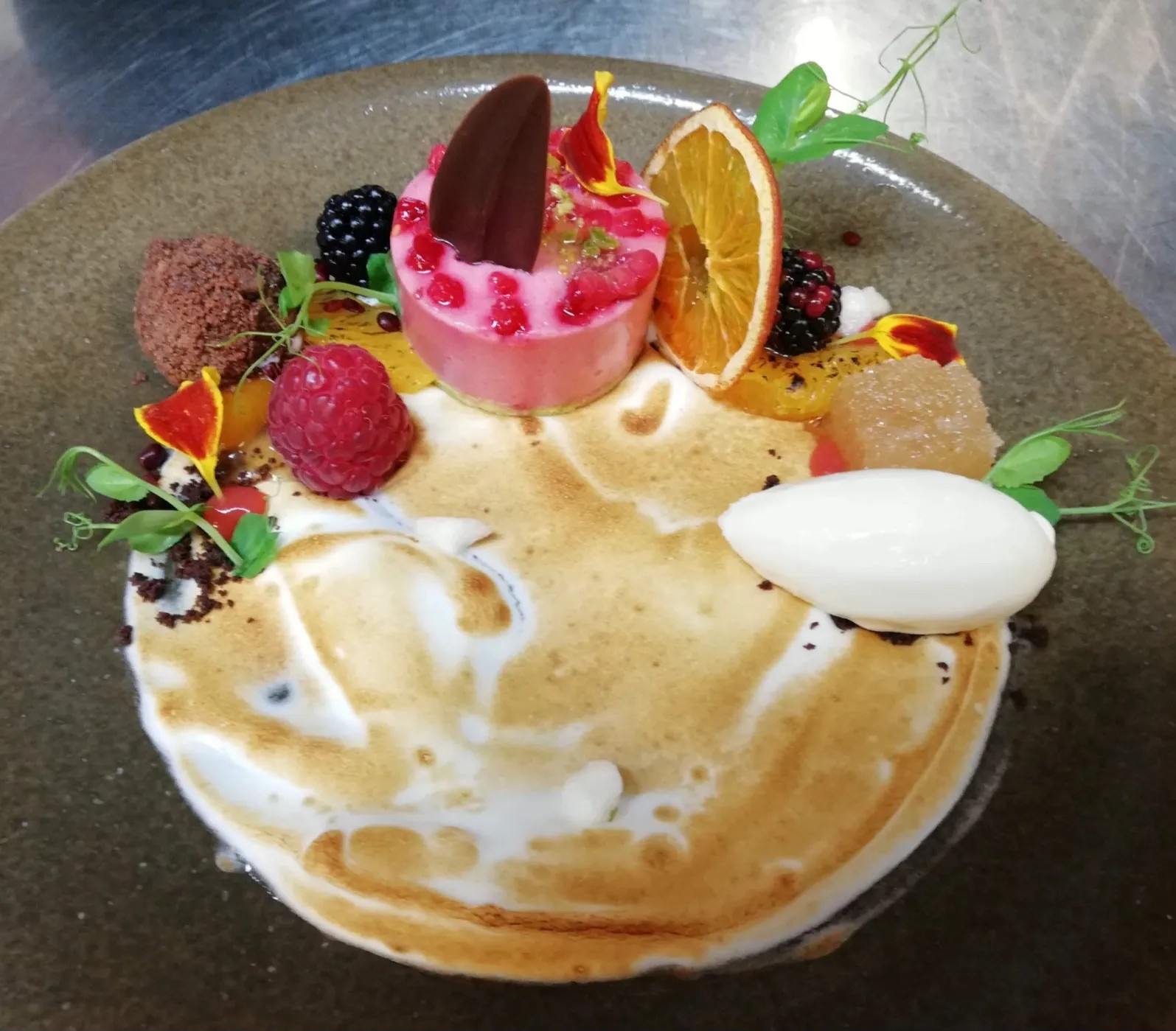 Image alt description