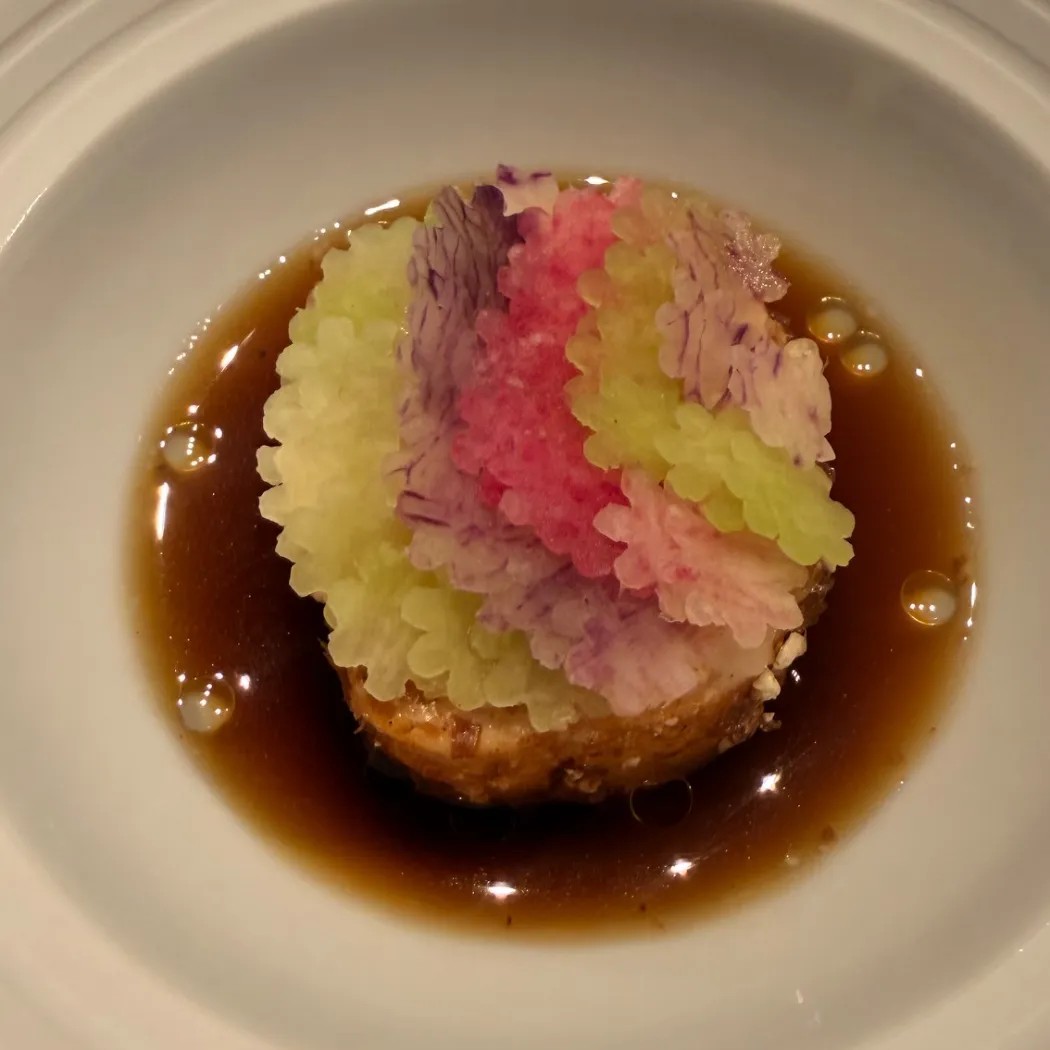 Image alt description