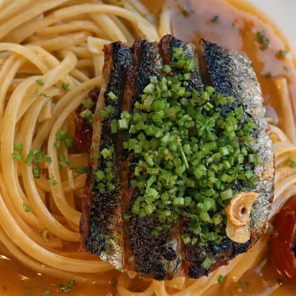 Image alt description