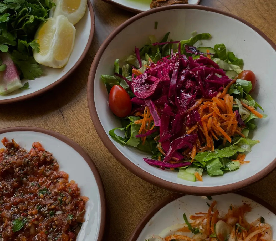 Image alt description