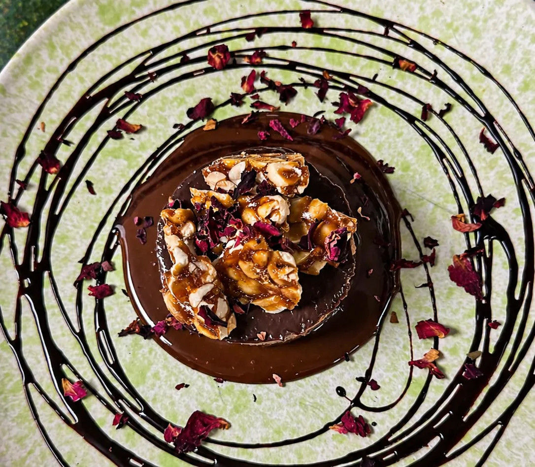 Image alt description