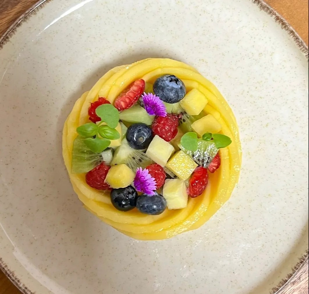 Image alt description