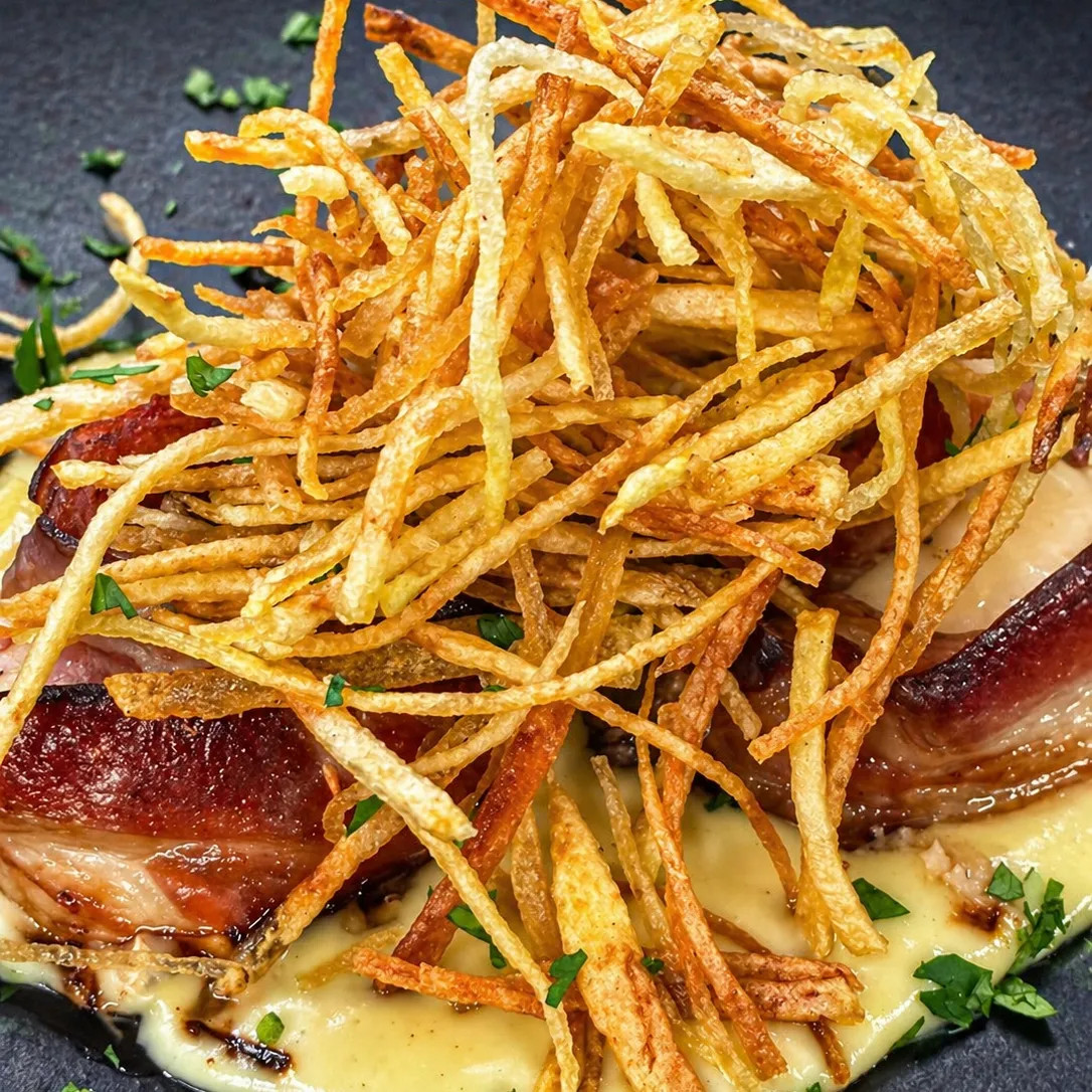 Image alt description