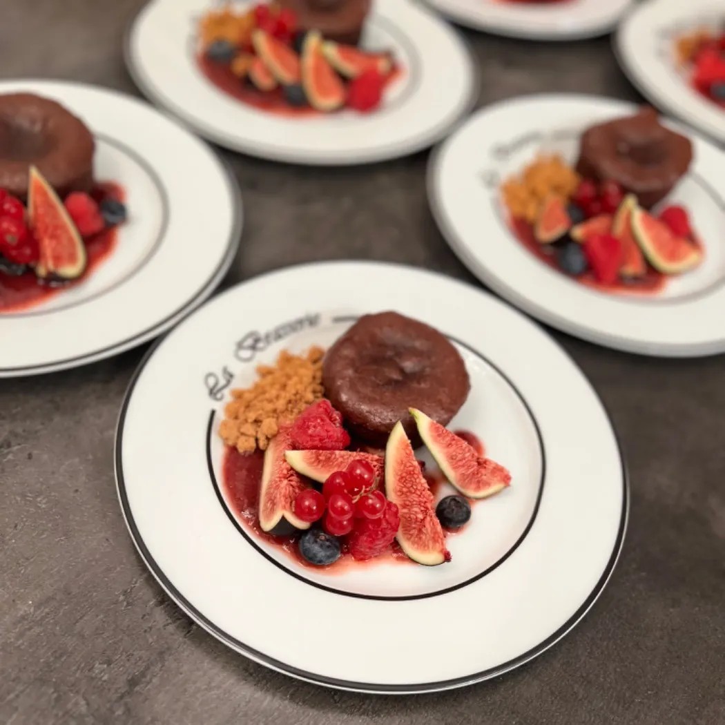 Image alt description