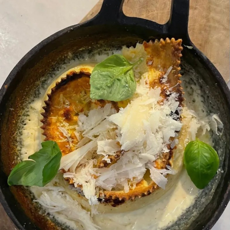 Image alt description