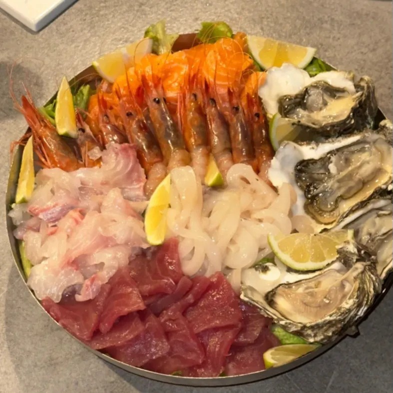 Image alt description