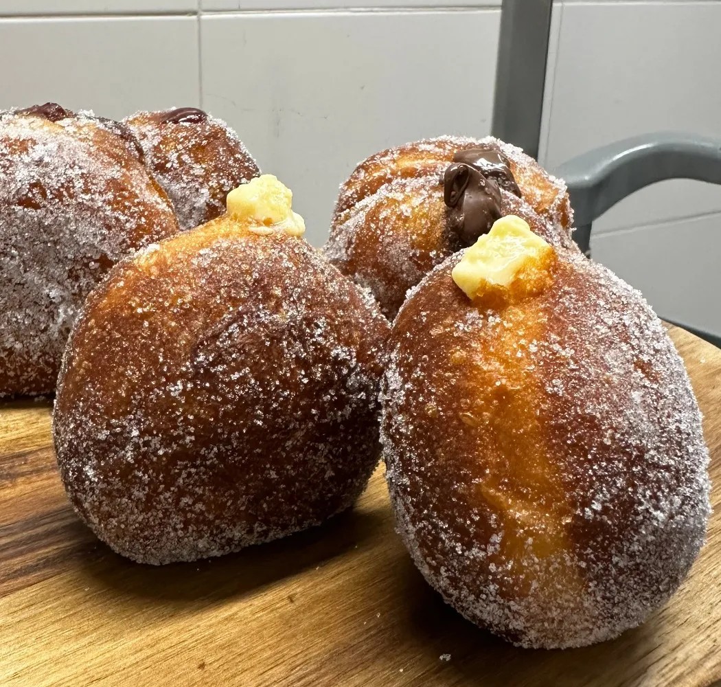 Image alt description