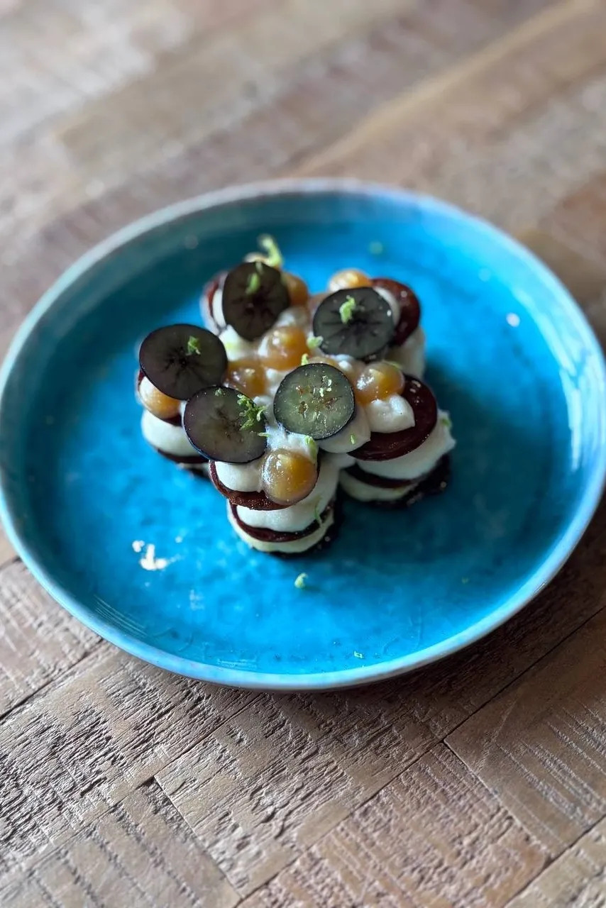 Image alt description