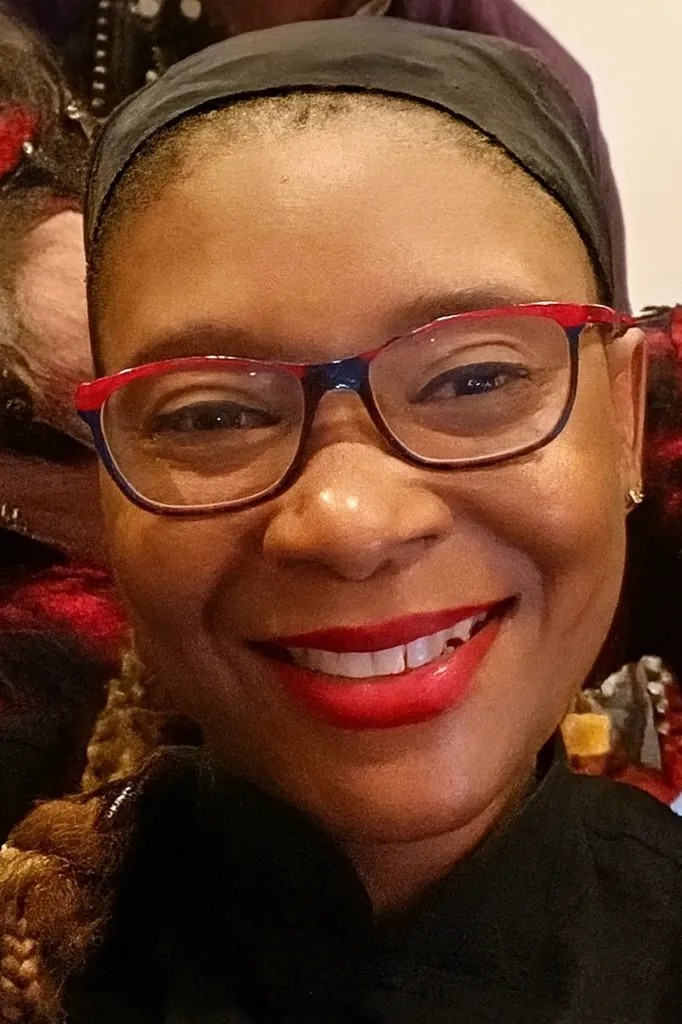 Image alt description