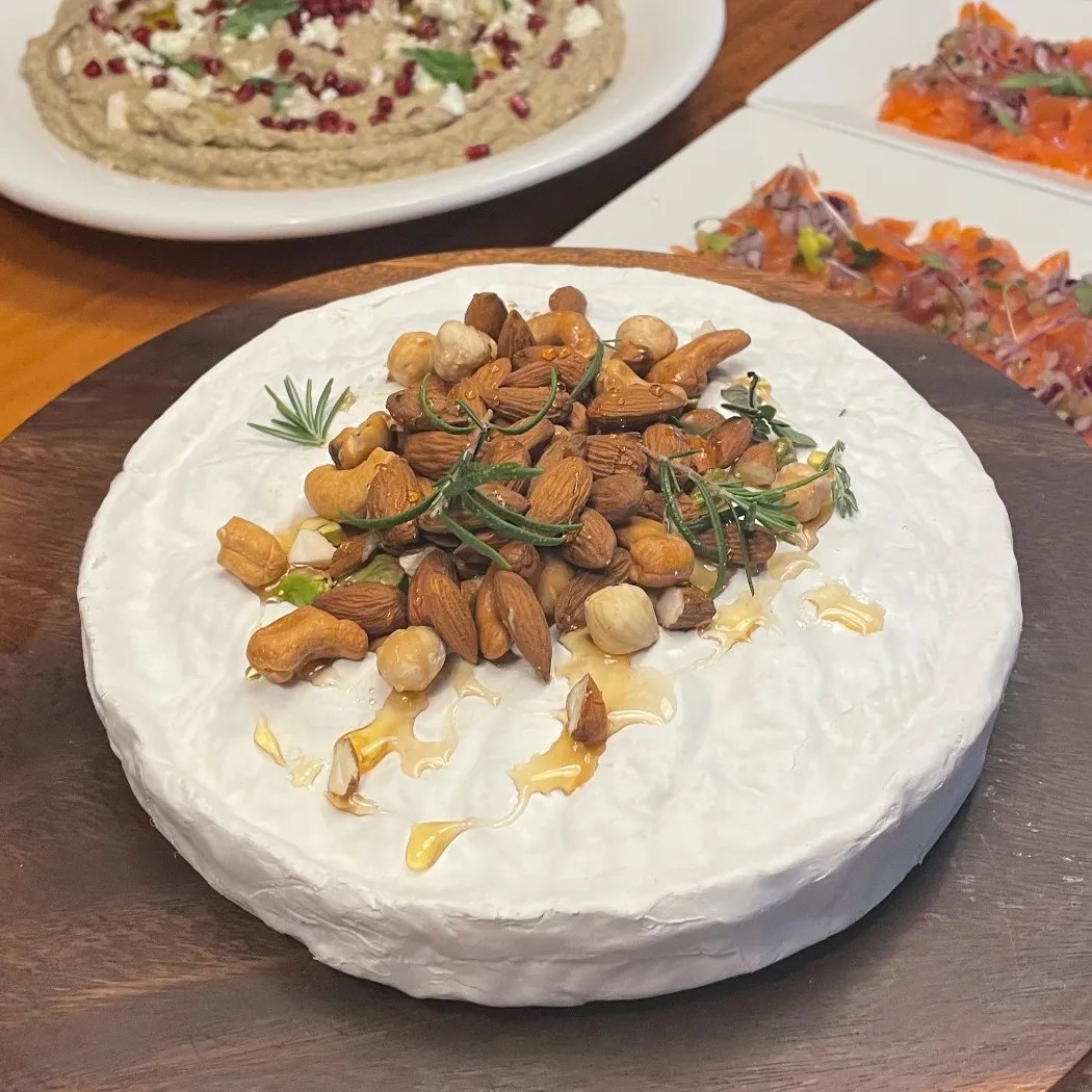 Image alt description