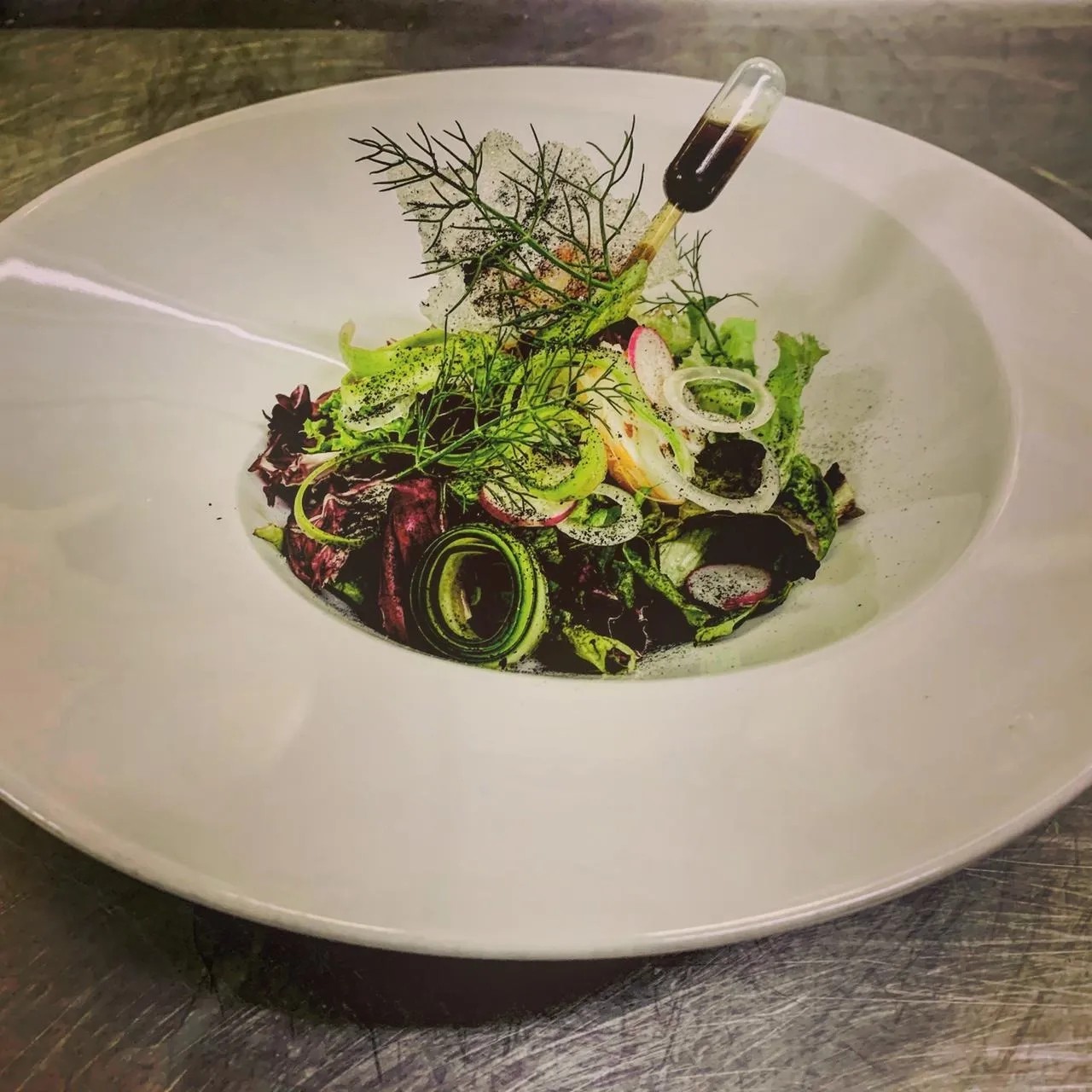 Image alt description