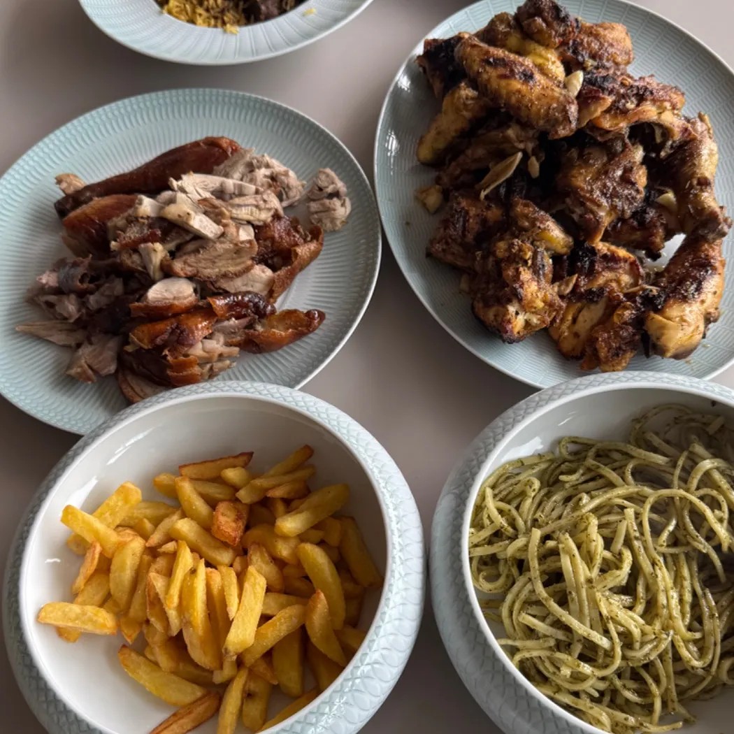 Image alt description