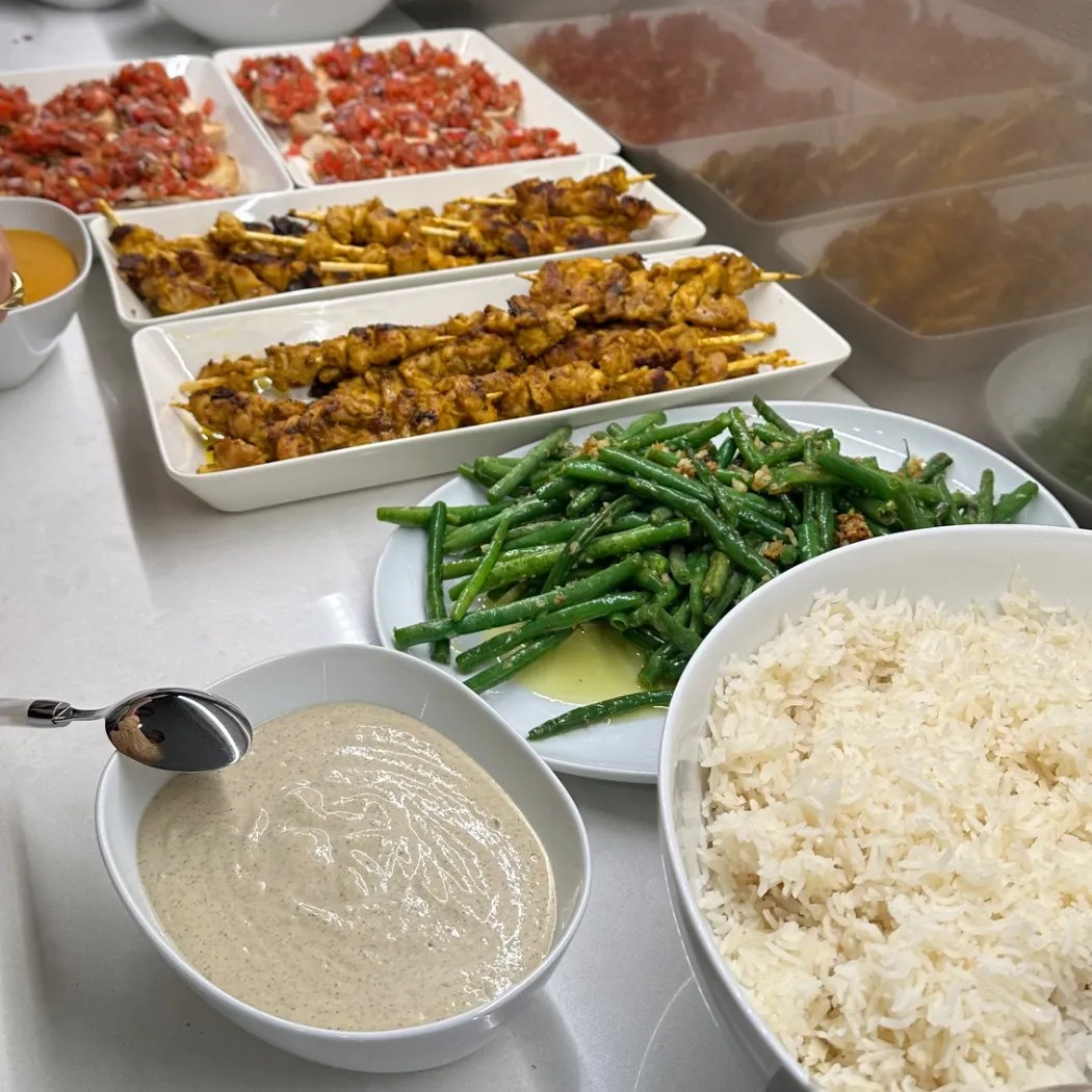 Image alt description