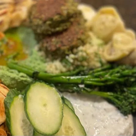 Image alt description