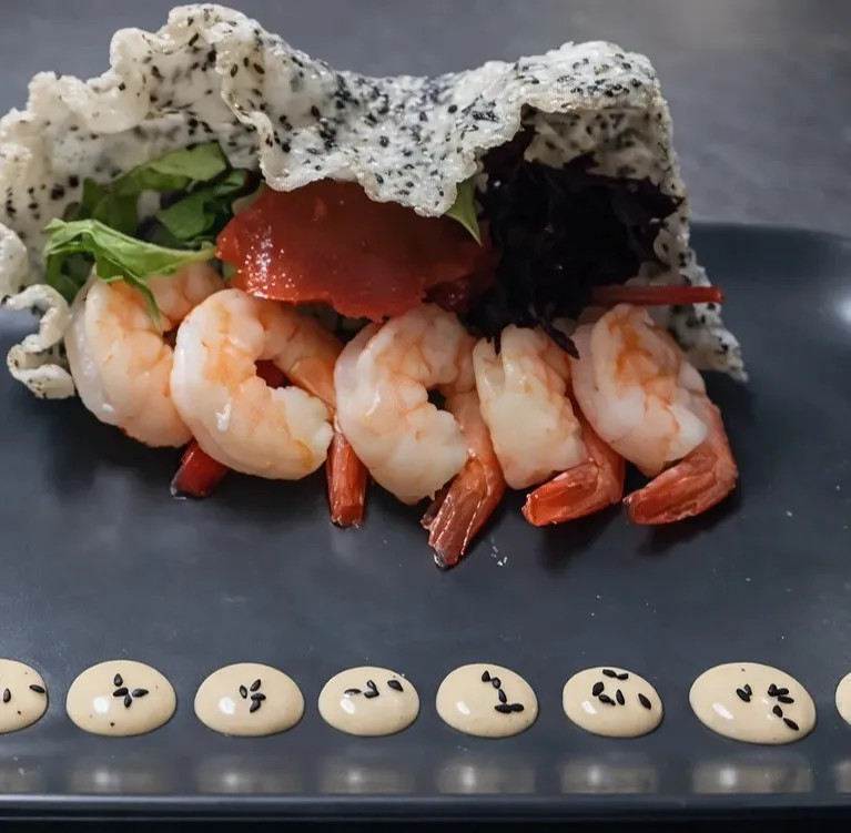 Image alt description