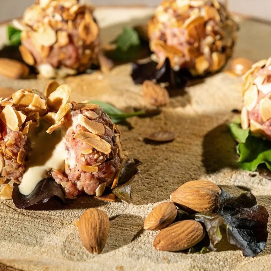 Image alt description