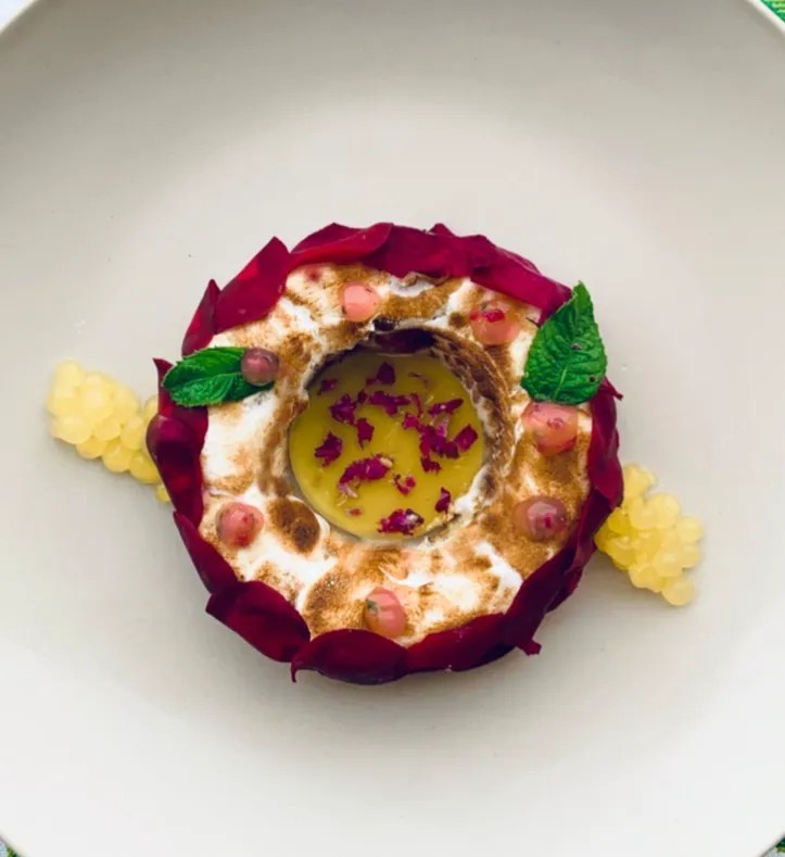 Image alt description