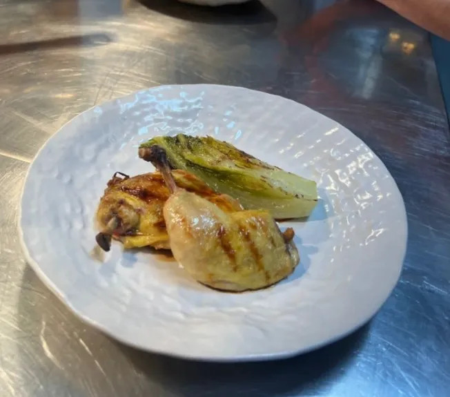 Image alt description