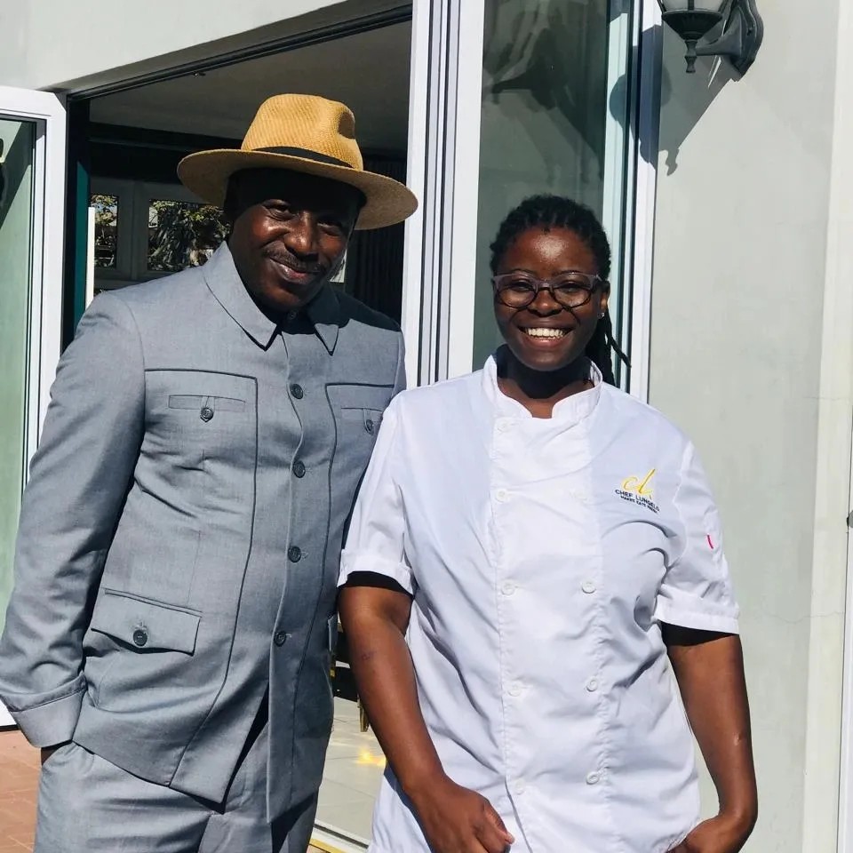 Image alt description