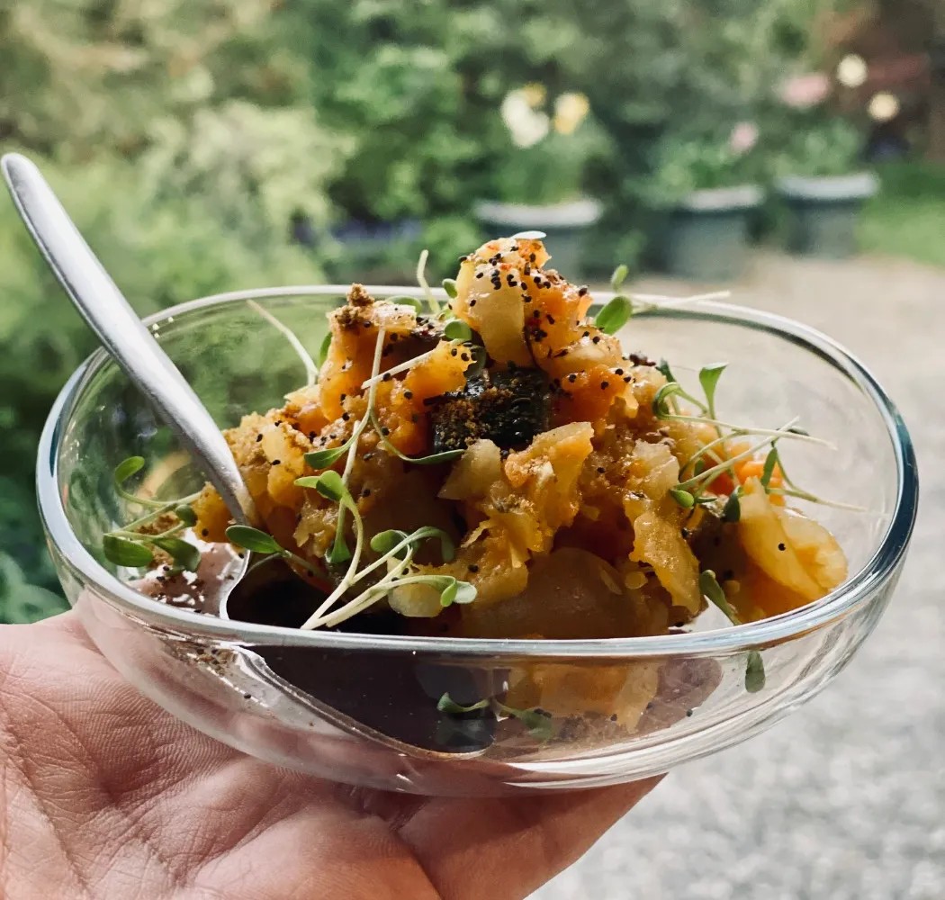 Image alt description