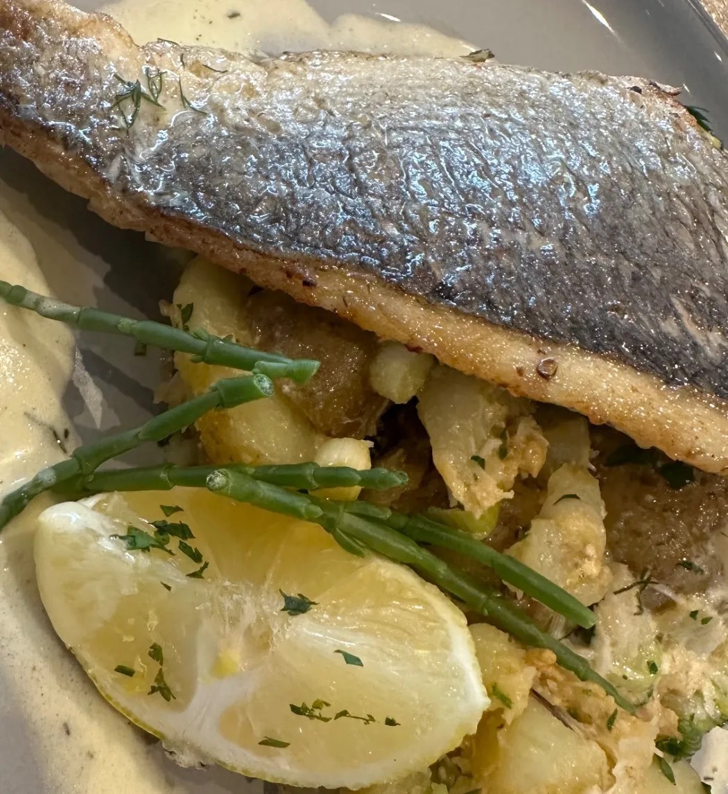 Image alt description