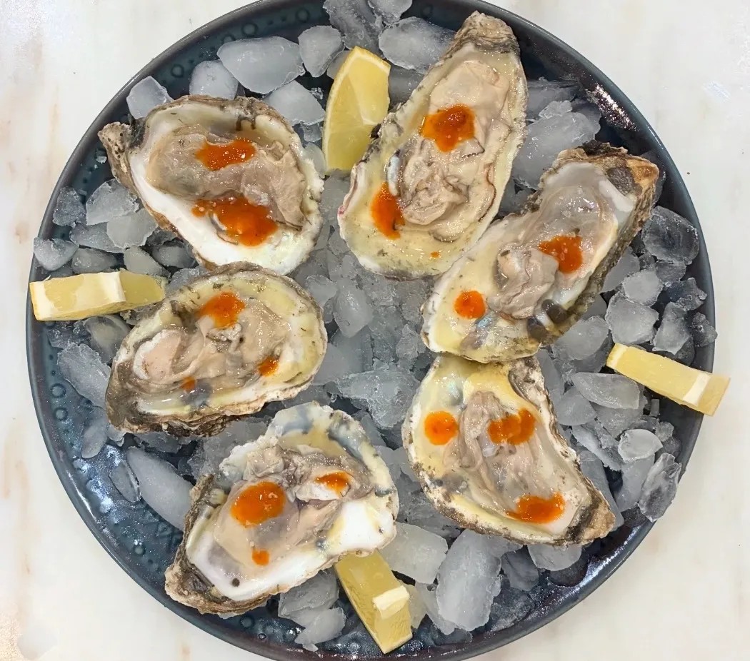 Image alt description