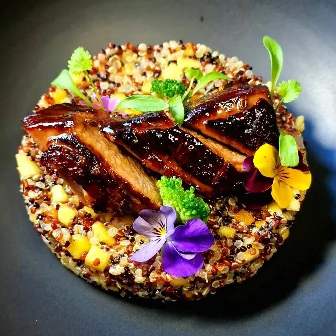 Image alt description