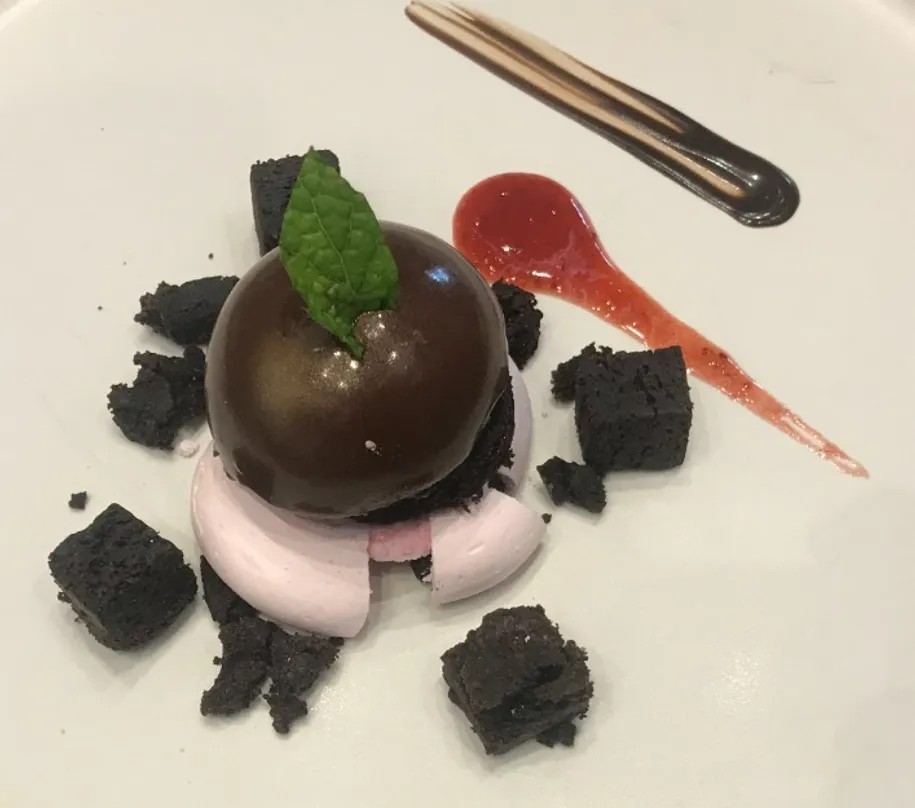 Image alt description