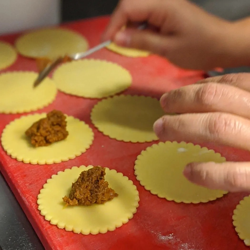 Image alt description