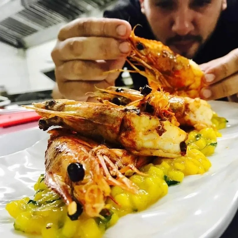 Image alt description