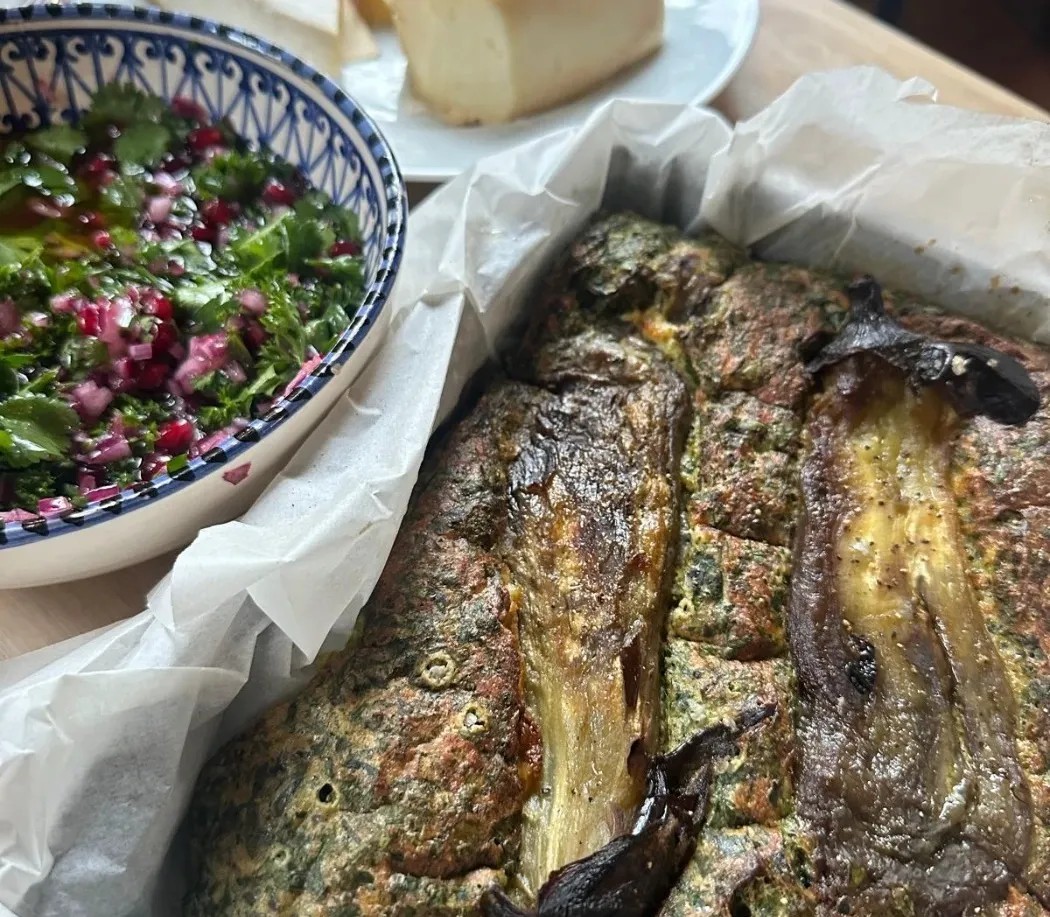 Image alt description