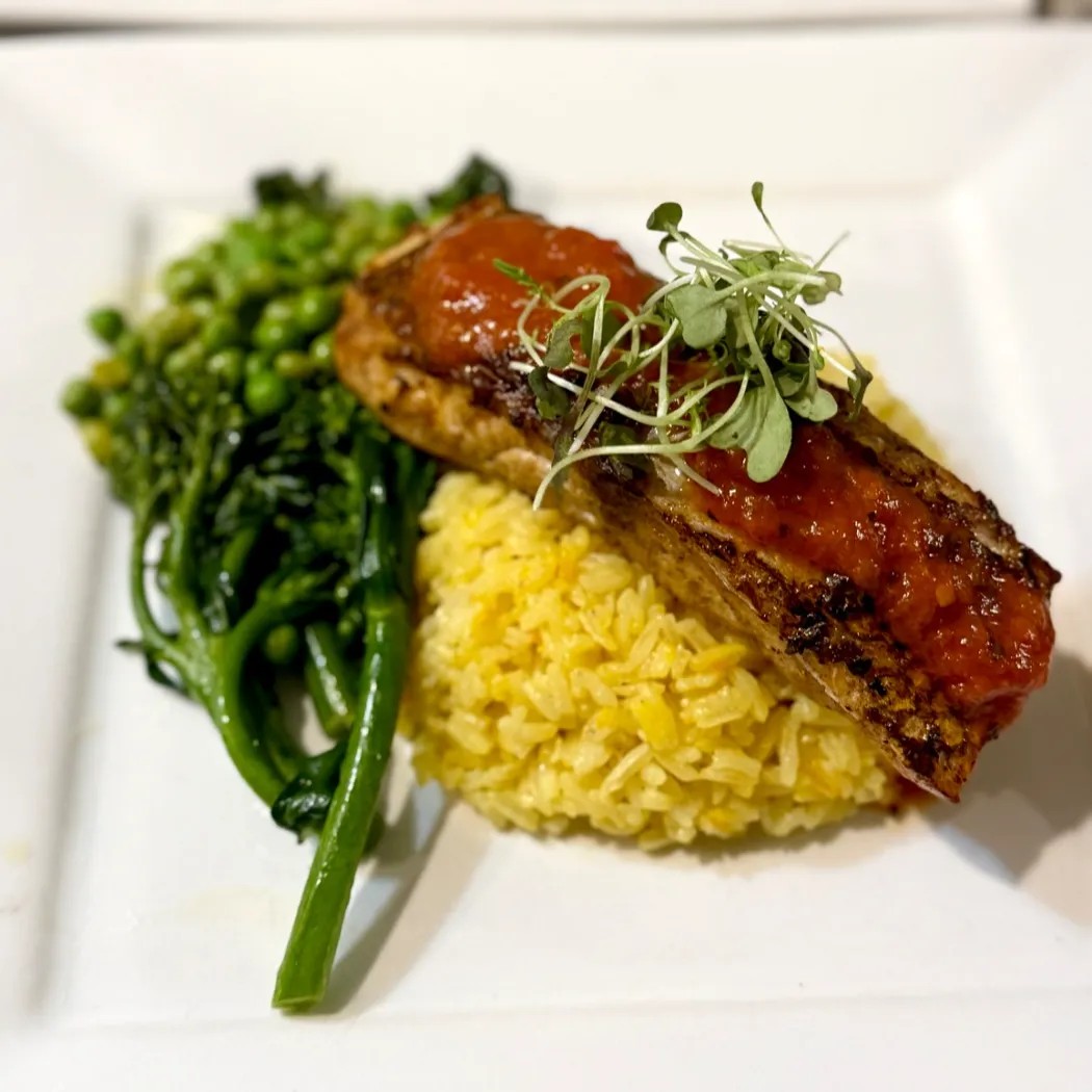 Image alt description